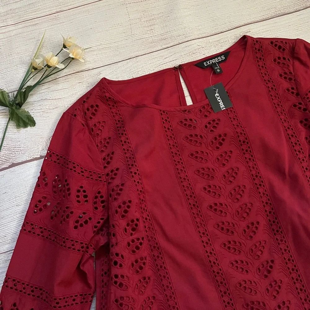 EXPRESS Eyelet Flare Pleated Bell Sleeve Top - Picture 5 of 15